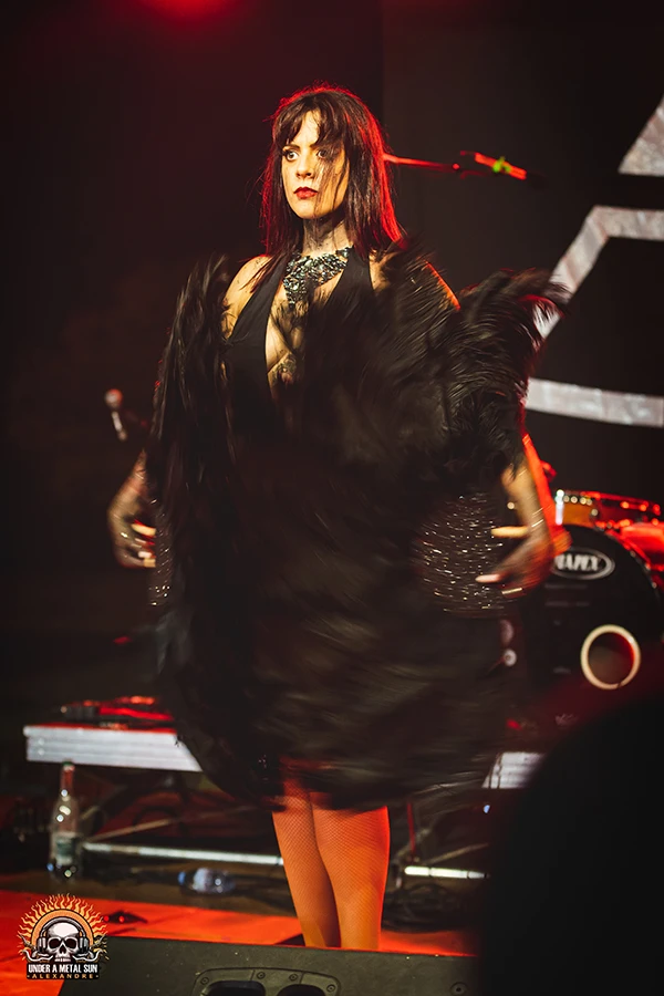 Show burlesque de Red Peony au Martigues Metal fest le 31/08/2024