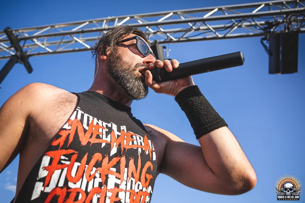 Devf, chanteur de Stone Horns au Martigues Metal Fest