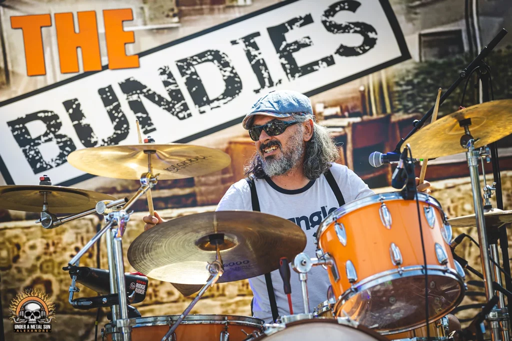 Seb derrière la batterie pour THE BUNDIES au Martigues Metal Fest