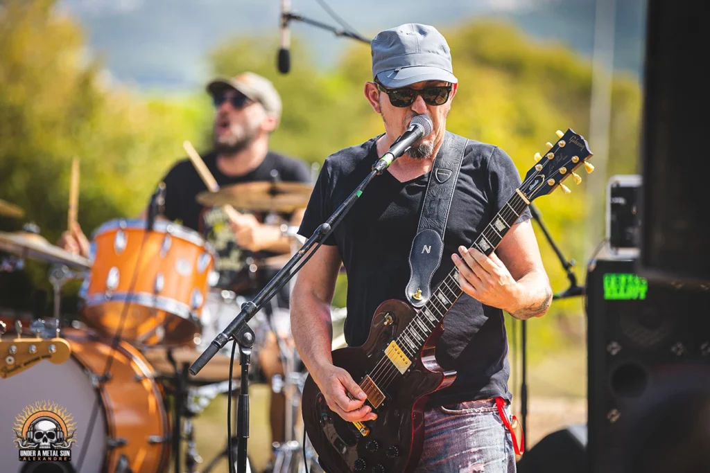 Benoit, chanteur/guitariste des Bronca au Martigues Metal Fest le 31 août 2024