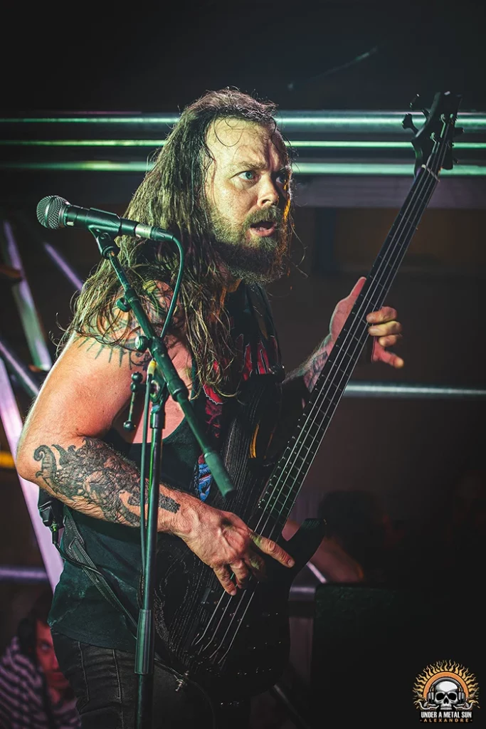 Mike Leon, bassiste de SOULFLY au Secret Place à Saint-Jean-de-Védas, tournée 2024