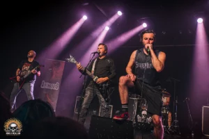 Devf de Stone Horns en featuring sur scène