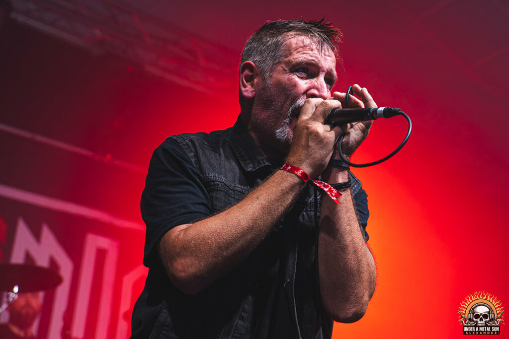 Serge, chanteur du groupe Ask Your Mom