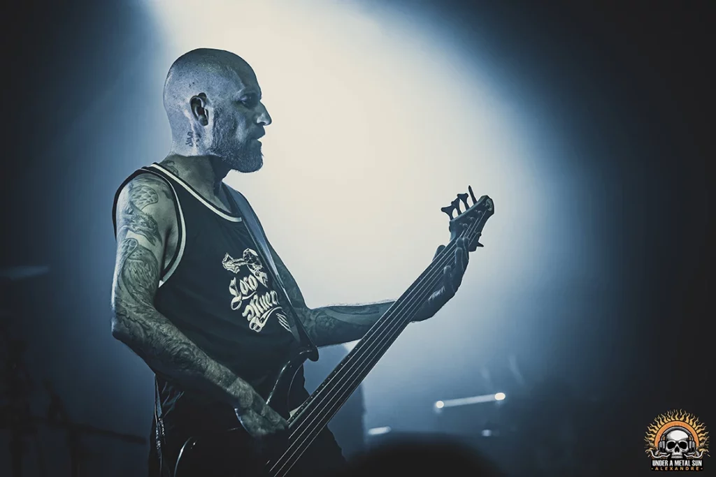 Le bassiste de Black Bomb A au Jus'n'Fest 2024