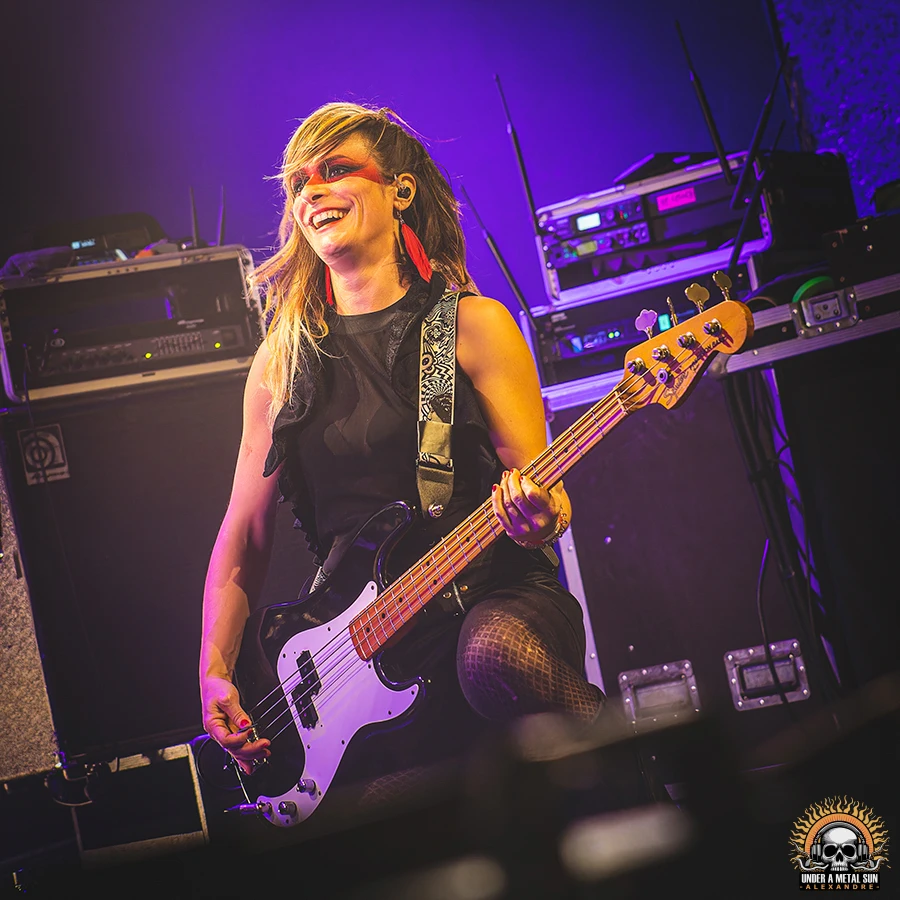 Blandine, bassiste des Ladies Ballbreaker