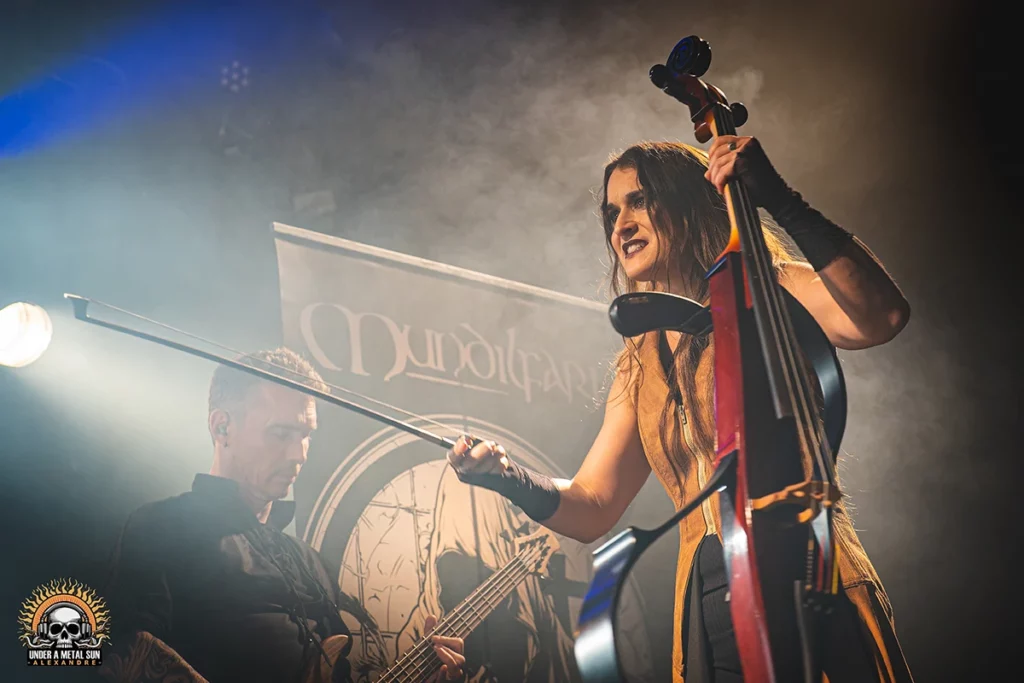 Gaëlle, violoncelliste de Mundilfari au concert du 1er février 2025 à La Moba