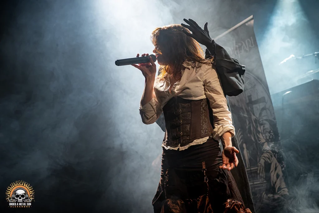 Karen Hau dans l'emprise du Spectre