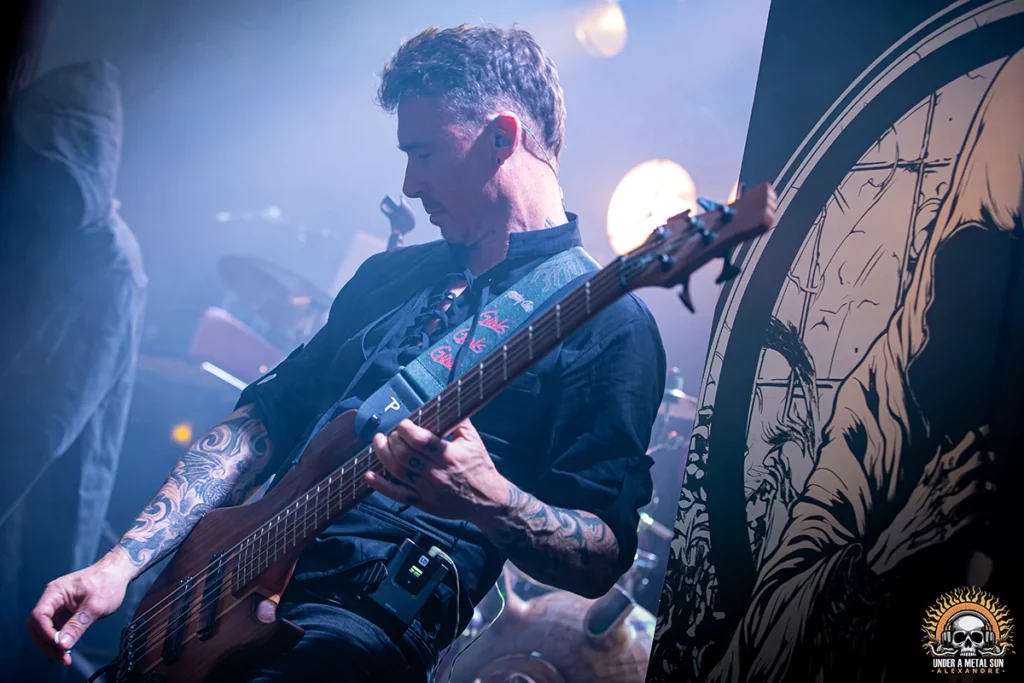 Charly, bassiste au sein de Mundilfari