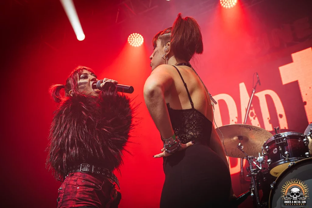 Hikiko et Paprika au sein du groupe déjanté Bad Tripes - © Under a Metal sun