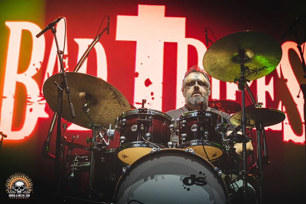 Trax Robustus, batteur chez Bad Tripes le 7 février 2025 au 6MIC d'Aix - © Under a Metal Sun