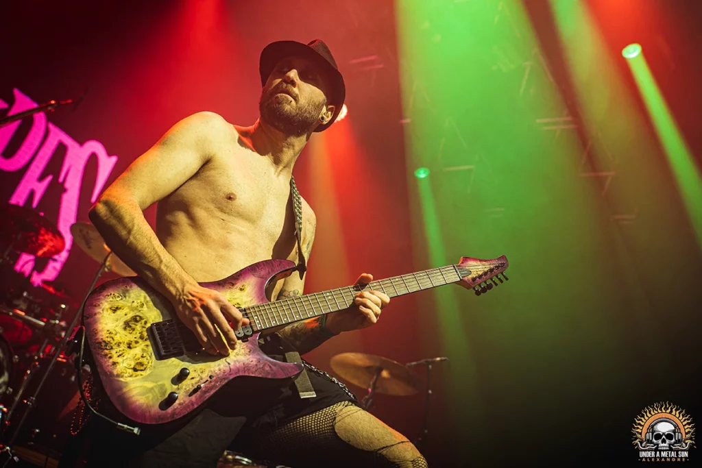 Seth à la guitare au 6MIC d'Aix en Provence en ouverture pour Ultra Vomit le 7 février 2025 - © Under a Metal sun