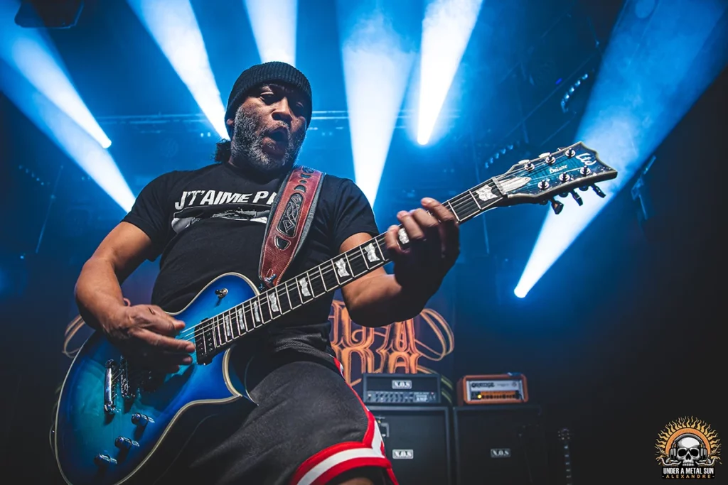 Lofofora et son guitariste Daniel Descieux en concert à Victoire 2 le 13 février 2025 - © Under a Metal Sun