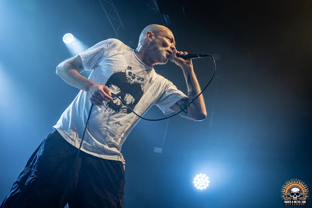 Reuno toujours au devant de la scène - © Under a Metal Sun