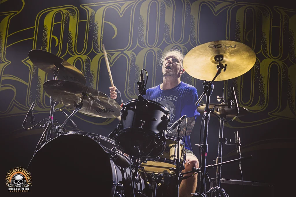 Vincent à la batterie de LOFOFORA lors du concert du 13 février 2025 à Montpellier - © Under a Metal Sun
