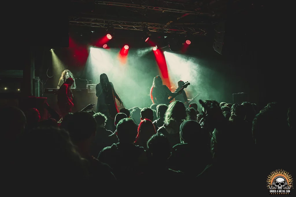 Le public venu en masse assisté au concert de SETH à La Moba