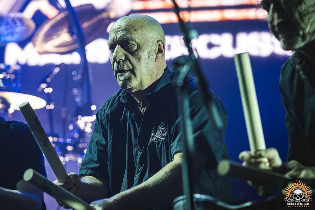 Un des membres des Tambours du Bronx au concert du 7 février 2025 en 1ère partie d'Ultra Vomit - © Under a Metal sun