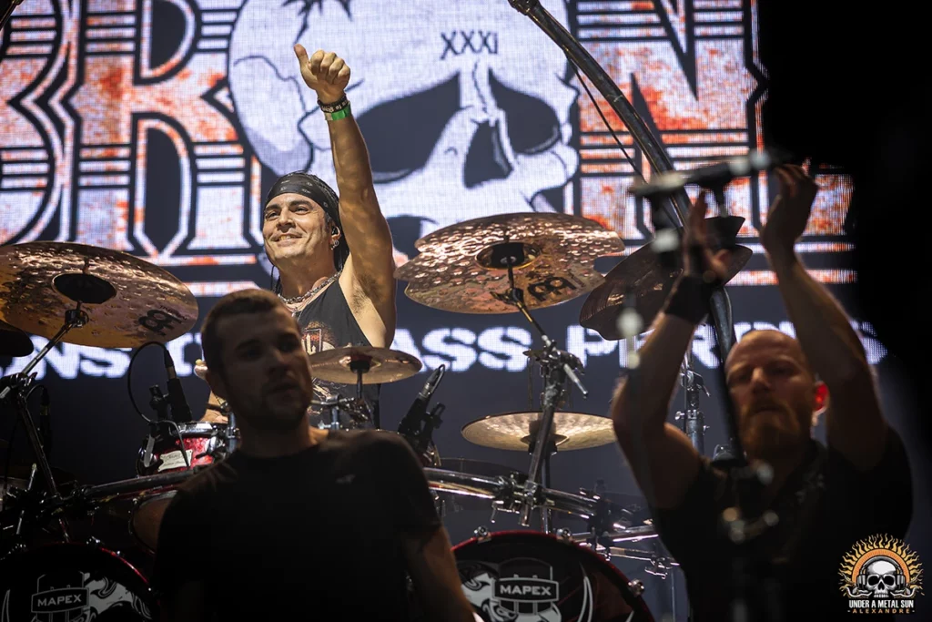 Franky Costanza, batteur au sein des Tambours du Bronx au 6MIC d'Aix - © Under a Metal sun