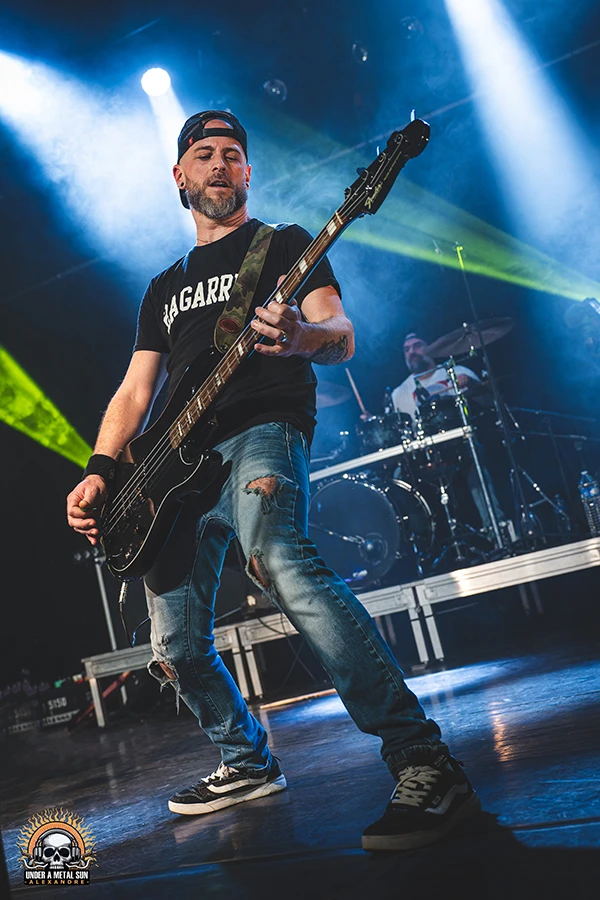 Romain, bassiste d\'Element of Noise, lors du concert du 15/02/2025 à Martigues organisé par Groudoudou Events - © Under a Metal Sun
