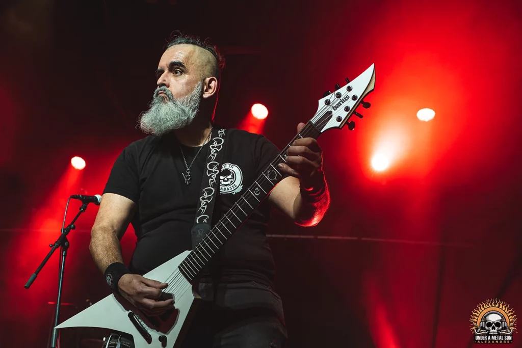 Enzo le guitariste d\'Element of Noise lors du concert du 15/02/2025 à Martigues - © Under a Metal Sun