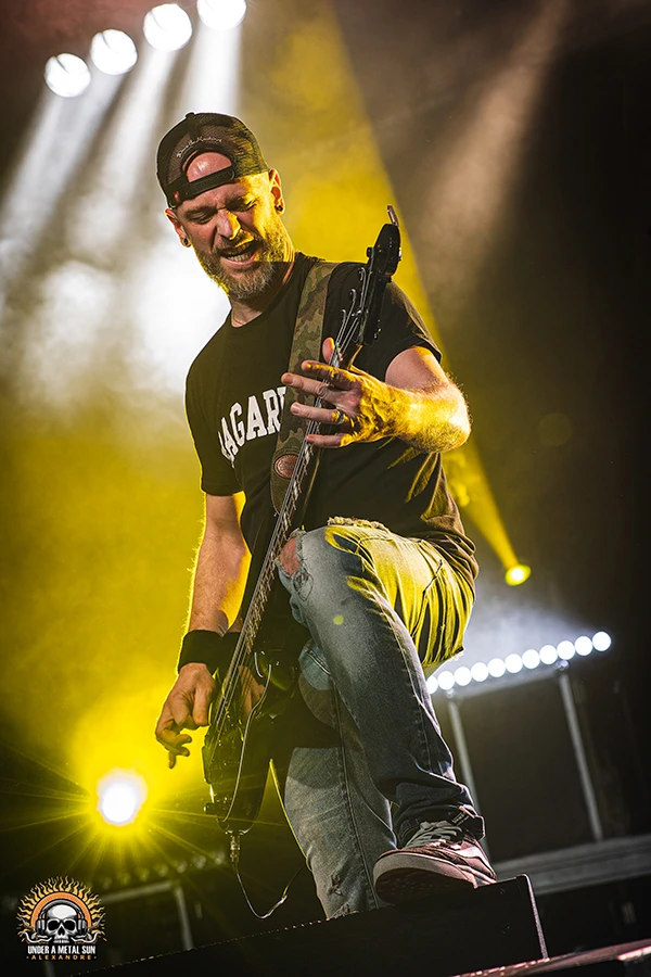 Romain d\'eOn lors du concert du 15/02/2025 à Martigues - © Under a Metal Sun