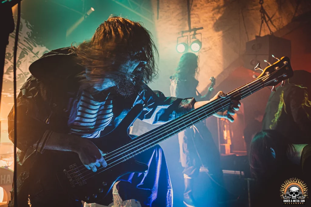 Græy Gaast, bassiste de HOULE -- © Under a Metal Sun