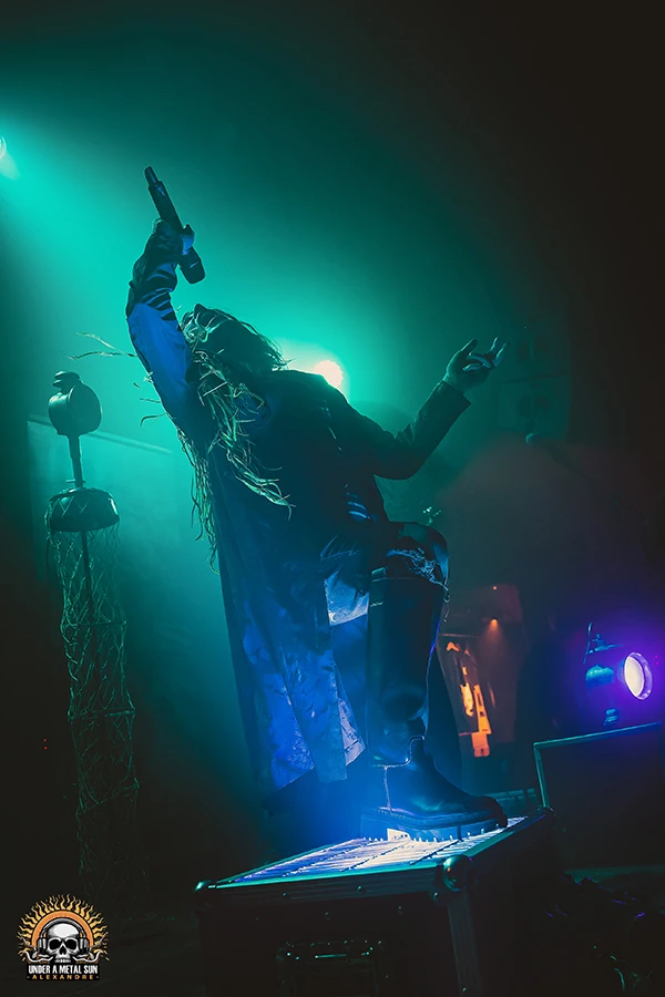 Adsagsona et ses screams lors du concert à l'Antirouille de Montpellier le 22 mars 2025 -- © Under a Metal Sun