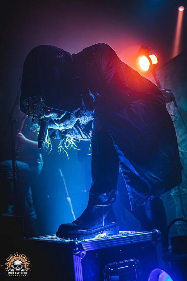 Ambiance sombre au concert de Houle -- © Under a Metal Sun