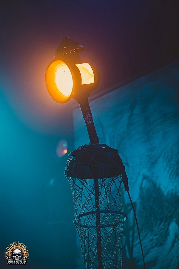 Décor du concert de HOULE -- © Under a Metal Sun