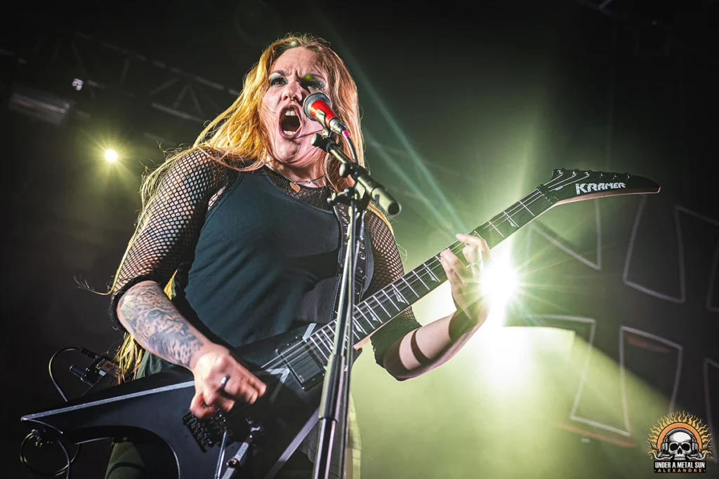 Prika Amaral, frontwoman de NERVOSA - Under a Metal Sun