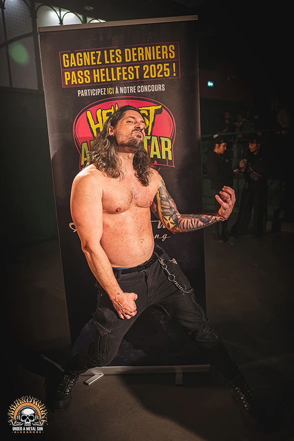 Arthur, le gagnant du concours de Air Guitar lors du warm-up Hellfest 2025 à Marseille - Under a Metal Sun