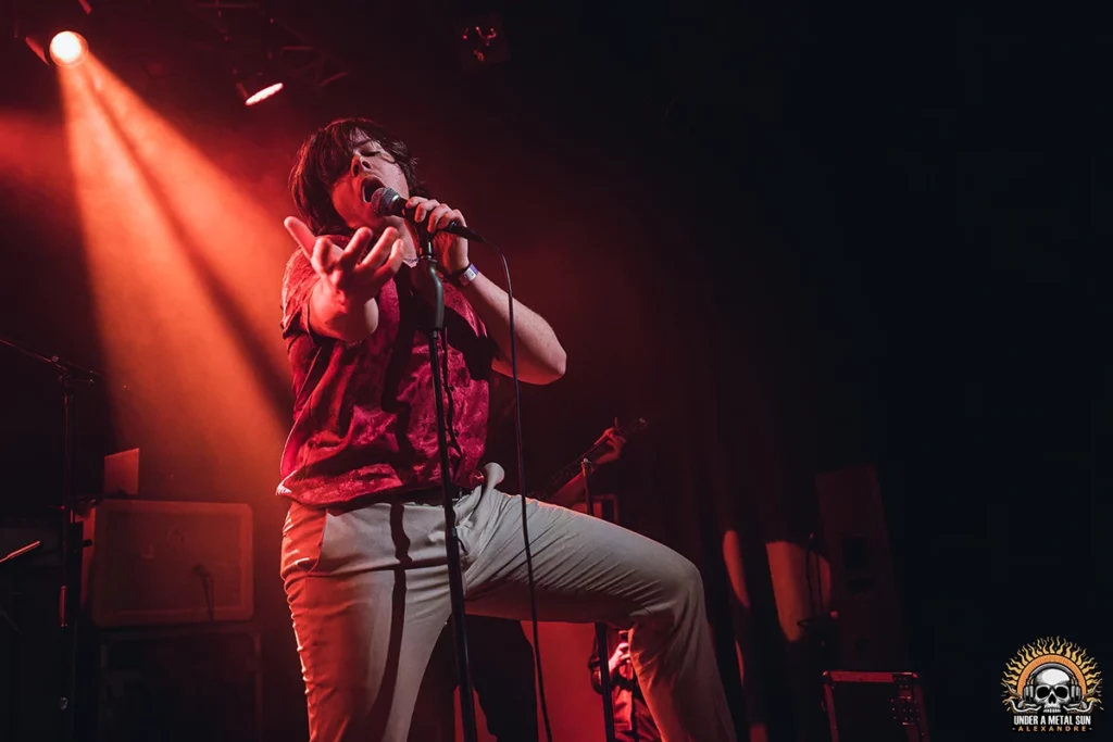 azelma-la-moba–under-a-metal-sun-17