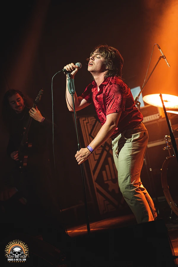 azelma-la-moba–under-a-metal-sun-22