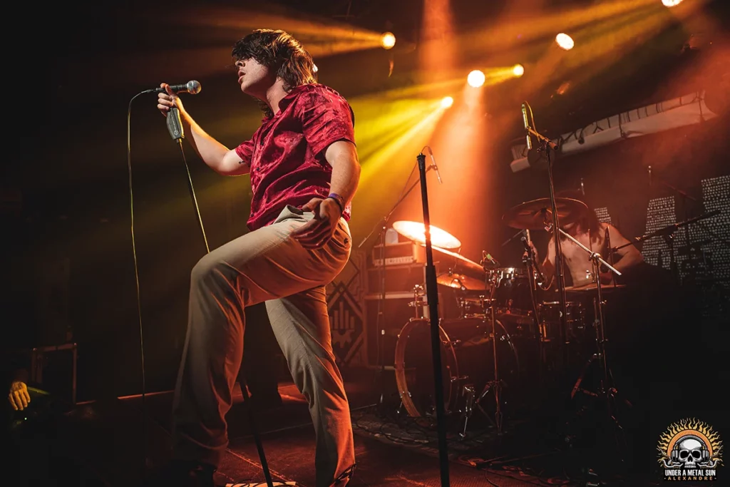 azelma-la-moba–under-a-metal-sun-25