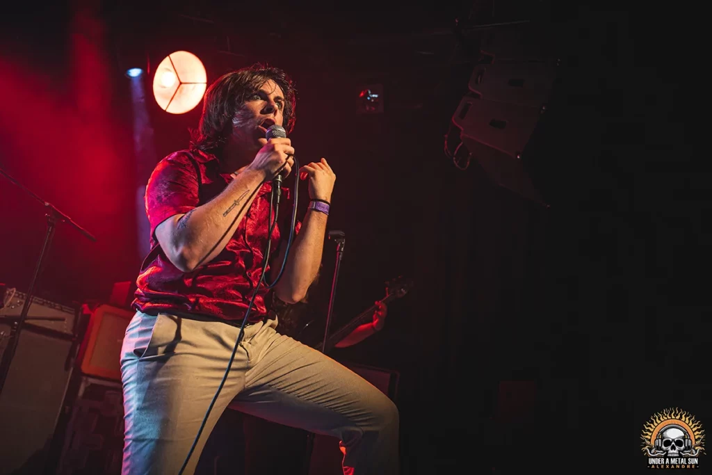 azelma-la-moba–under-a-metal-sun-30