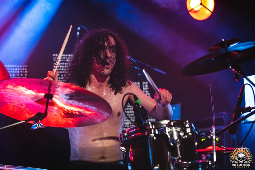 azelma-la-moba–under-a-metal-sun-36