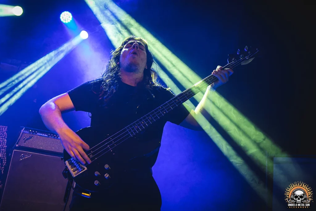 azelma-la-moba–under-a-metal-sun-39