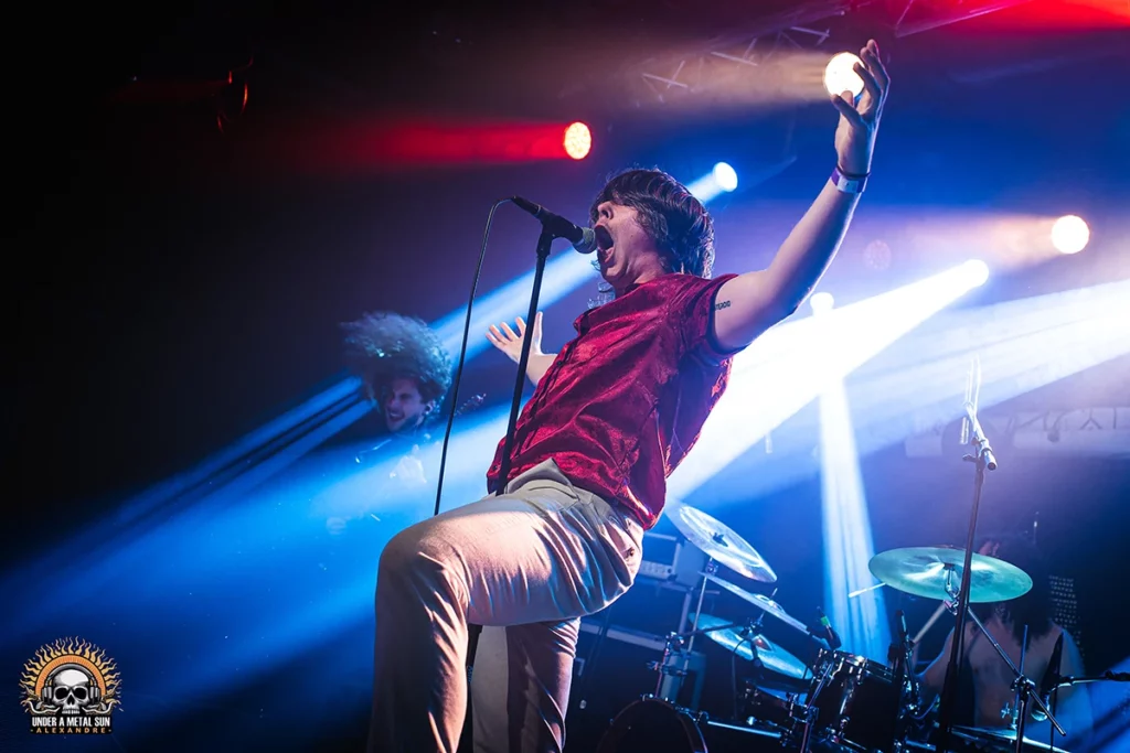 azelma-la-moba–under-a-metal-sun-41