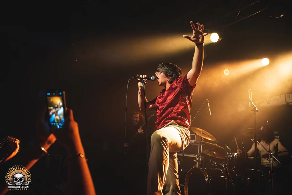 azelma-la-moba–under-a-metal-sun-43