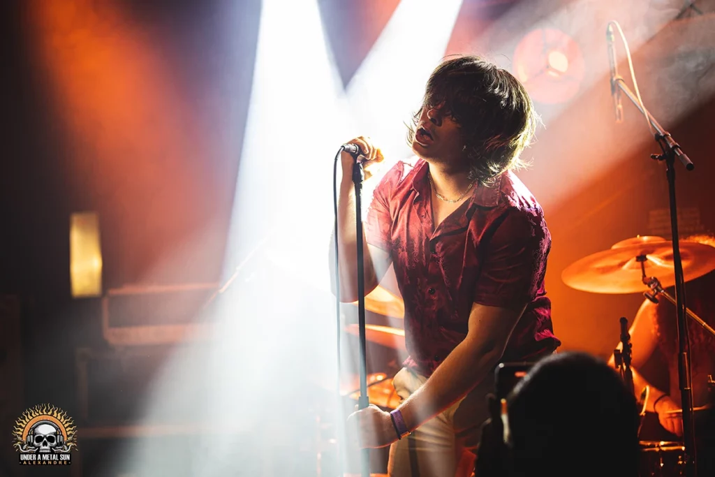 azelma-la-moba–under-a-metal-sun-49