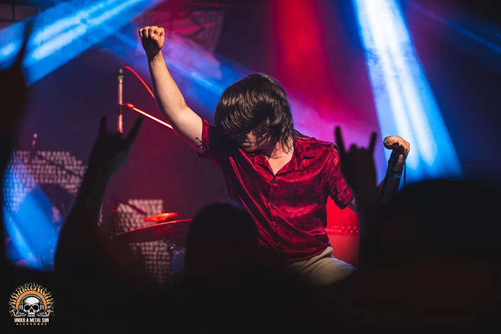 azelma-la-moba–under-a-metal-sun-52