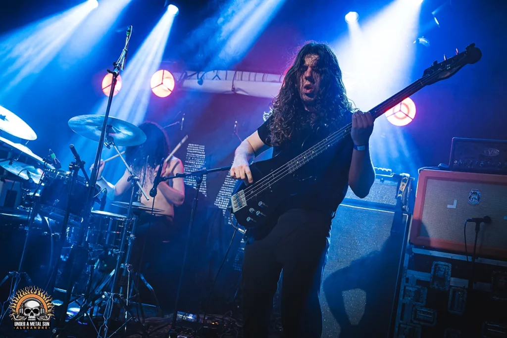 Arthur à la basse et Maelan à la batterie, les fondateurs d’AZELMA – © Under a Metal SUN Arthur à la basse et Maelan à la batterie, les fondateurs d'AZELMA - © Under a Metal SUN