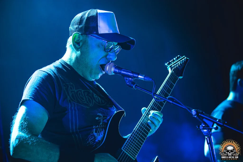 Bruno et ses growls en 1ère partie de DAGOBA le 26 avril 2025 - Under a Metal Sun