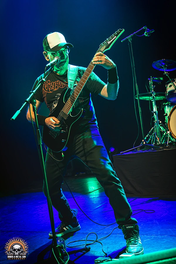 Bruno chanteur/guitariste de Breeding Chaos au 6mic en 1ère partie de DAGOBA le 26 avril 2025 - Under a Metal Sun