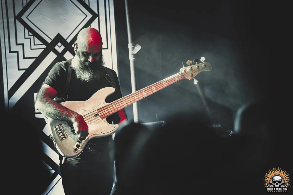 Timothé, bassiste de GRAVITY, lors du concert à La Moba le 9 mai 2025 - Under a Metal Sun Timothé, bassiste de GRAVITY, lors du concert à La Moba le 9 mai 2025 - Under a Metal Sun
