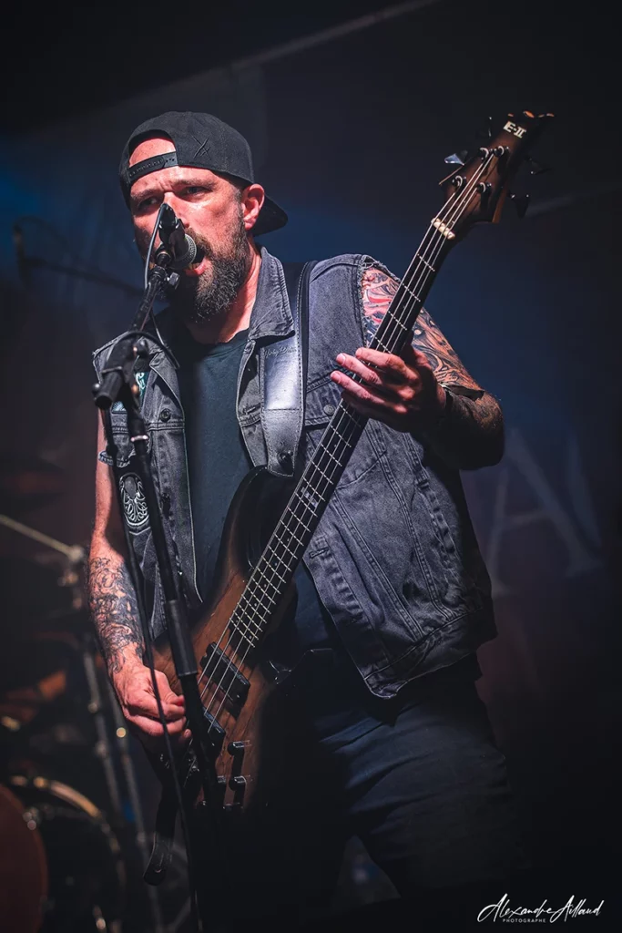 Will, bassiste de Heart Attack au Just'n'Fest 2025