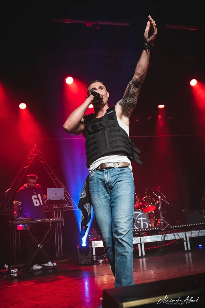 rising-all-star-groudoudou-events–under-a-metal-sun-01