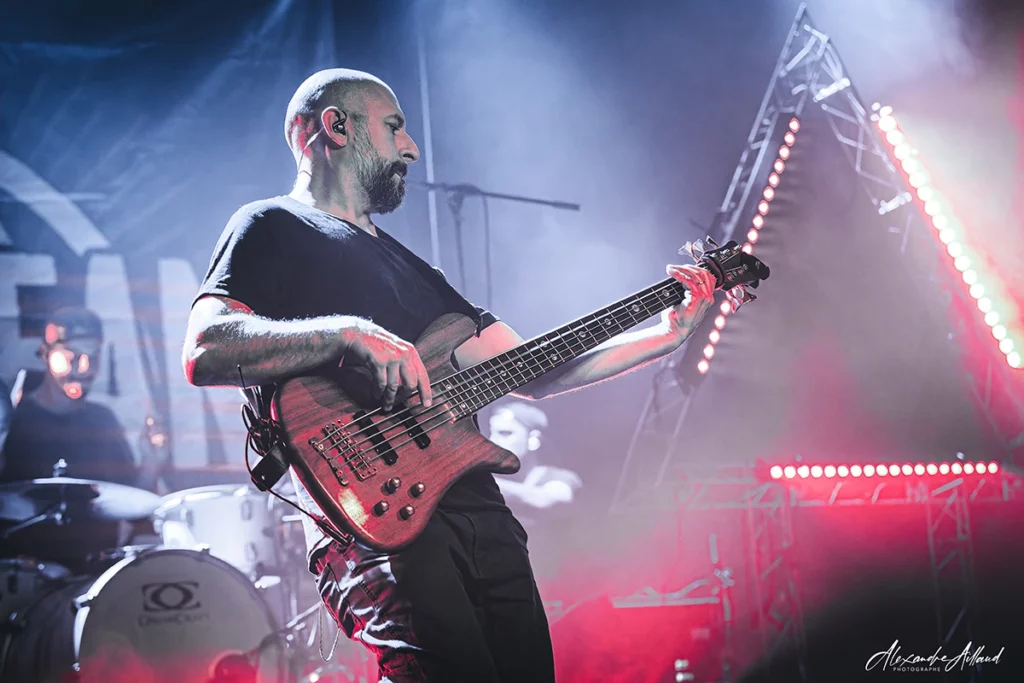 scarlean-groudoudou-events–under-a-metal-sun-06