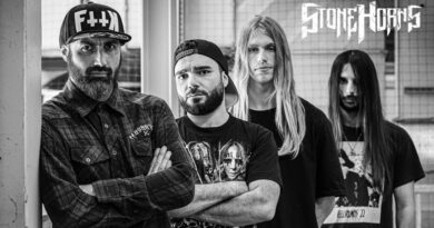 Stone Horns ressort son 1er album "The Beast Inside" en version remasterisée