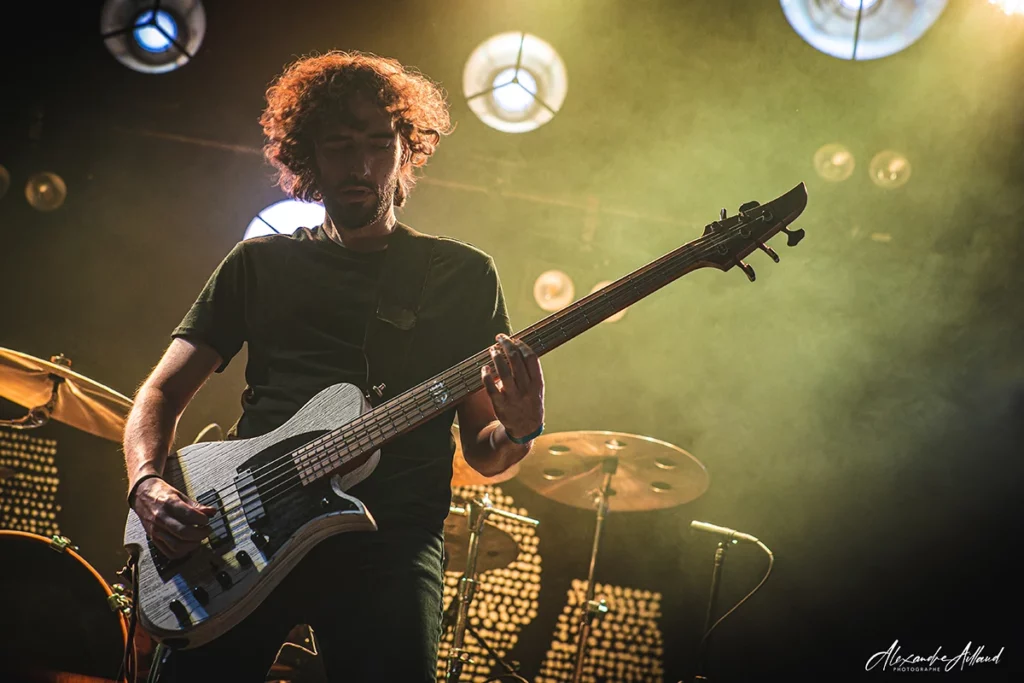 Enzo, bassiste de Klone à la Moba le 30/01/2026 - © Under a Metal Sun