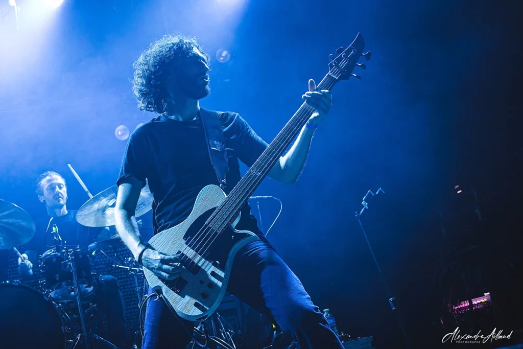 Enzo, bassiste de Klone à la Moba le 30/01/2026 - © Under a Metal Sun